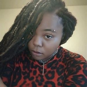 Meet your Posher, Lanaira